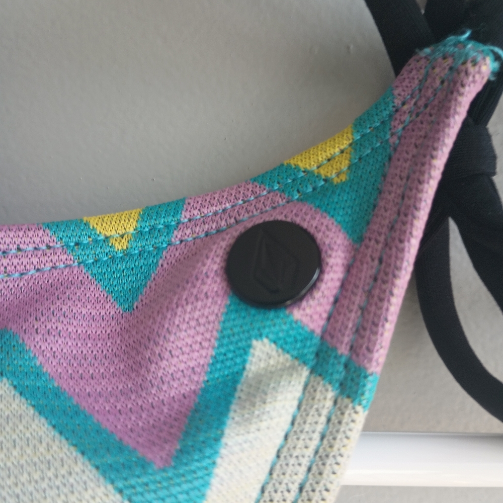 Volcom - Picture 4 of 5